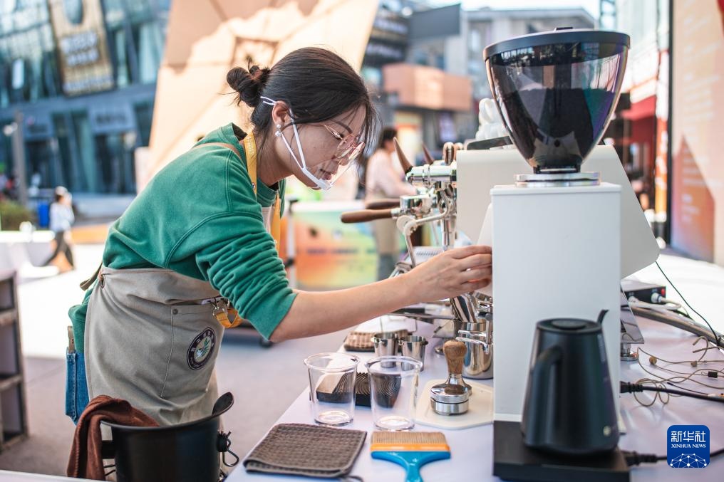 云南普洱：博览会上的茶咖相遇