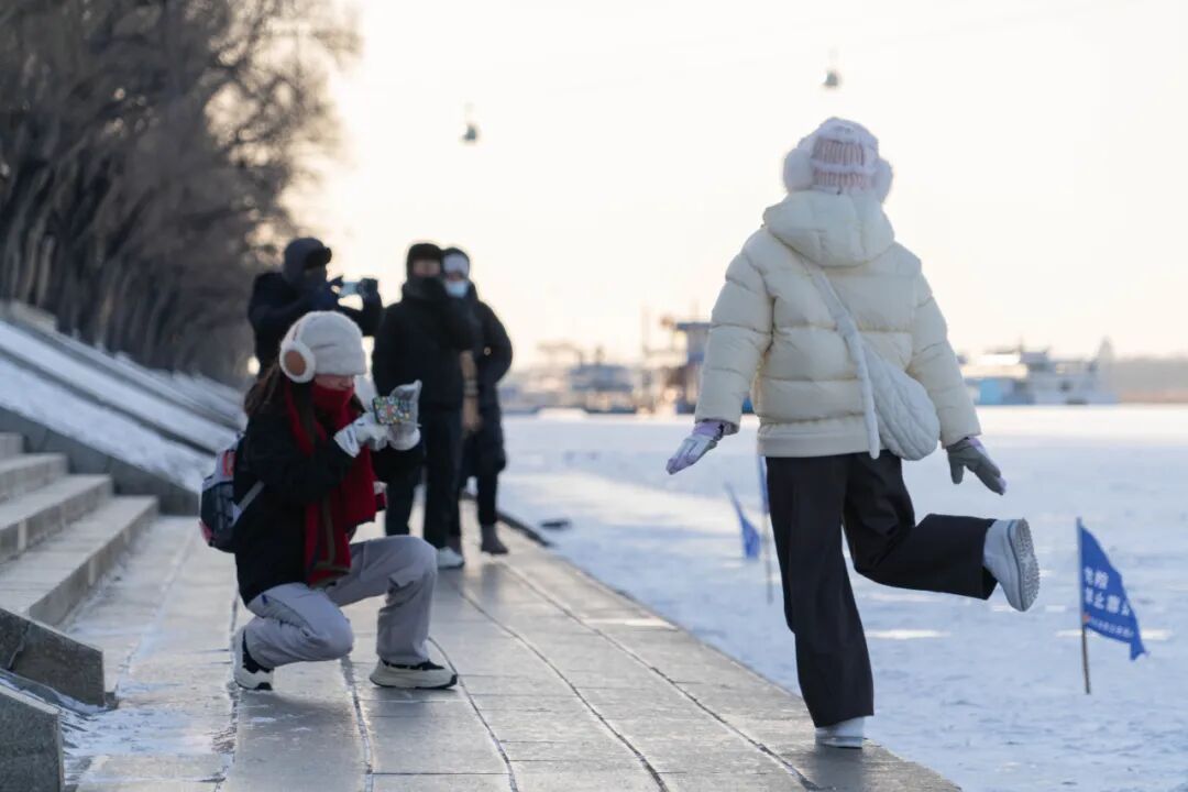 太出片了!冰封松花江 太出片了!冰封松花江