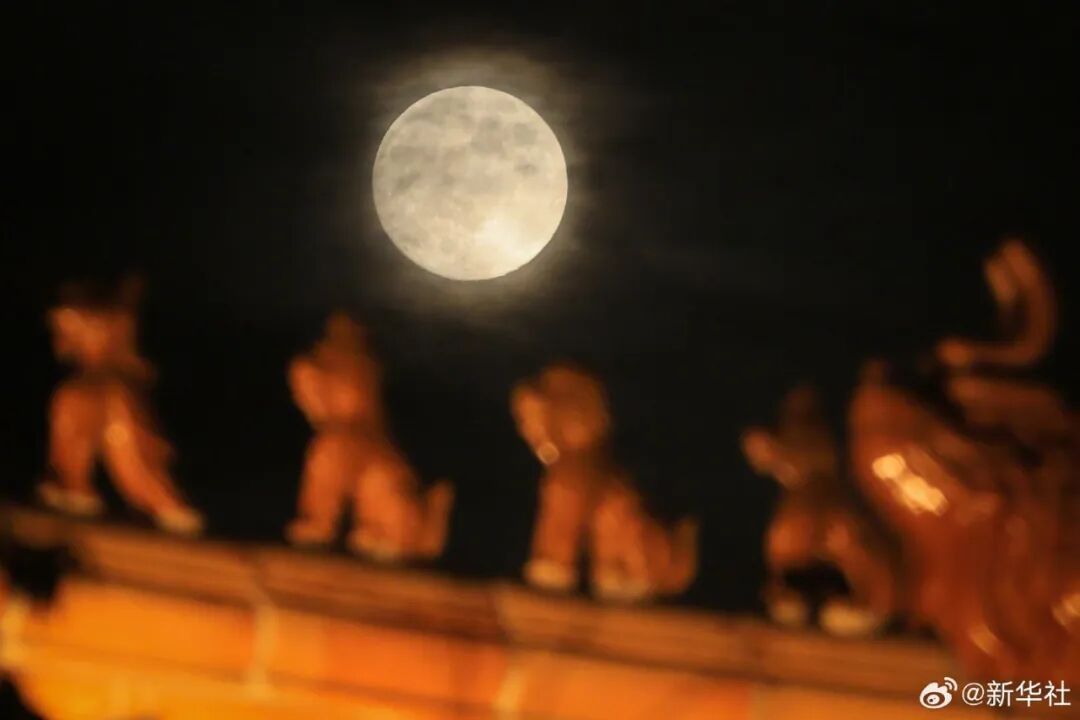 今年最后一次“超级月亮”现身,高清大图来了 今年最后一次“超级月亮”现身,高清大图来了