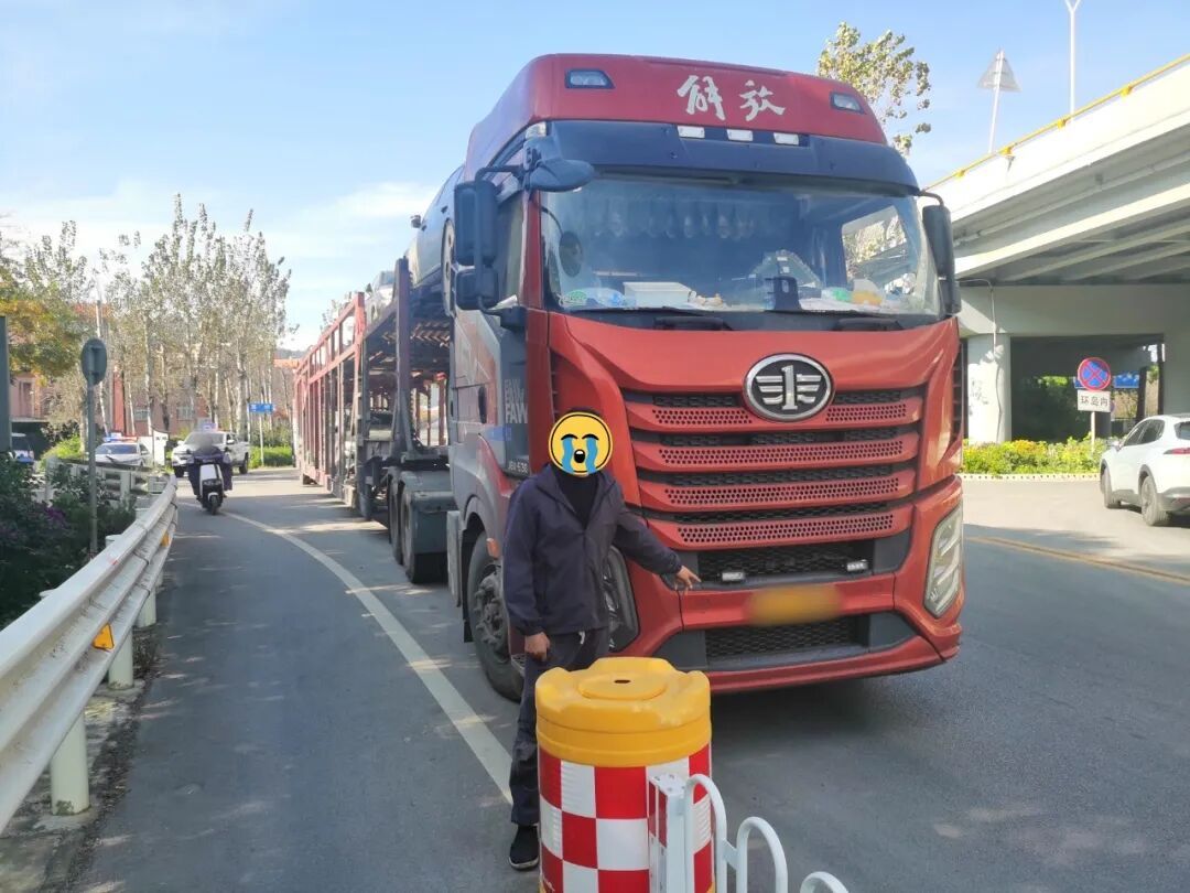 昆明惊现32米长“贪吃车”！