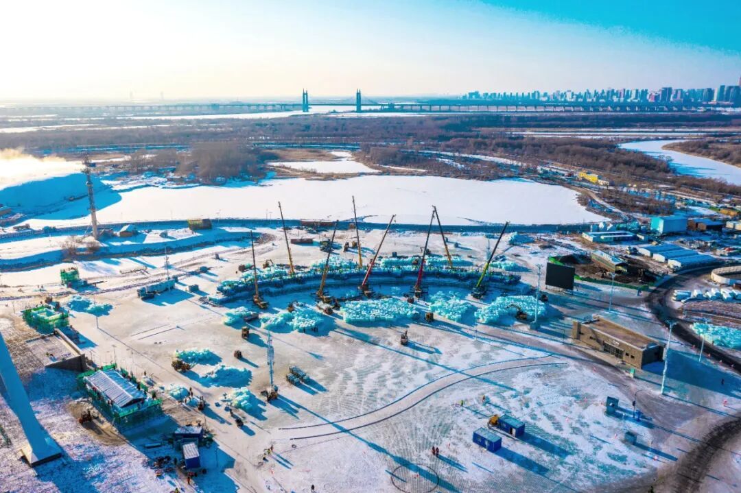 今冬演艺全面创新升级!冰雪大世界梦想大舞台开始冰建施工 今冬演艺全面创新升级!冰雪大世界梦想大舞台开始冰建施工