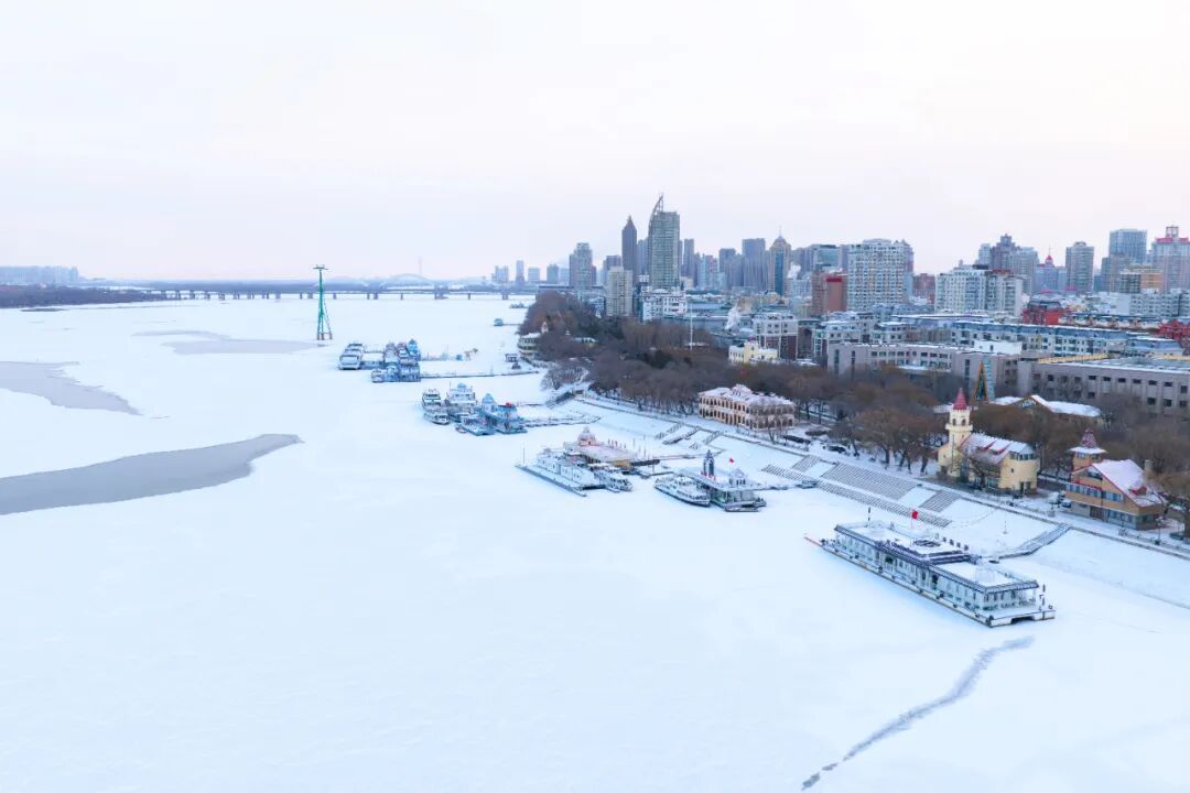 太出片了!冰封松花江 太出片了!冰封松花江