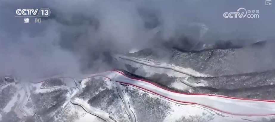 冰雪新风尚涌现新亮点、新趋势 “创新+服务”助推“冷”资源乘势而上热力四射