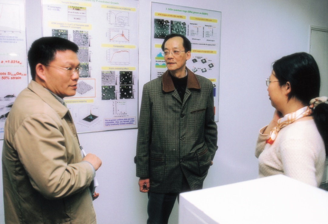 著名物理学家王迅逝世，复旦大学官网已变黑白