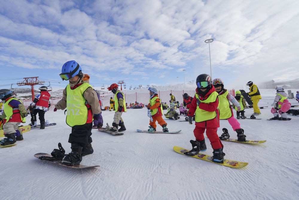 阿勒泰“雪假”首秀：孩子们的冬天被重新定义