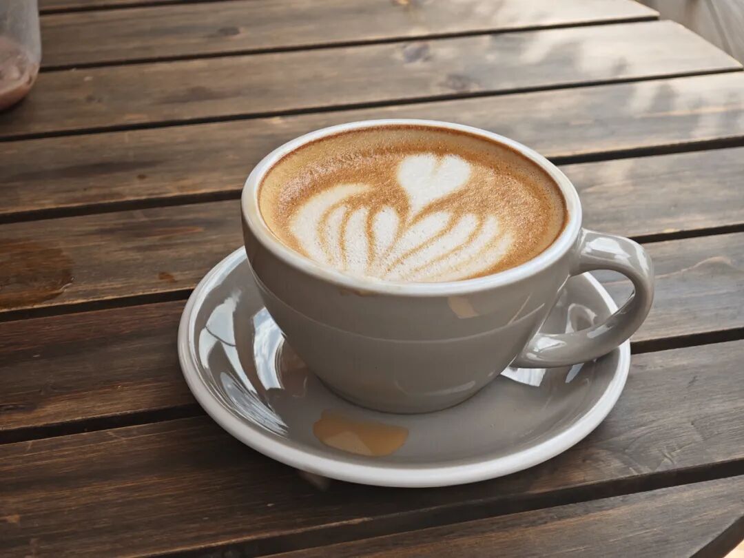 喝茶VS喝咖啡，谁才是“护心王者”？4大隐藏好处，喝对才养生