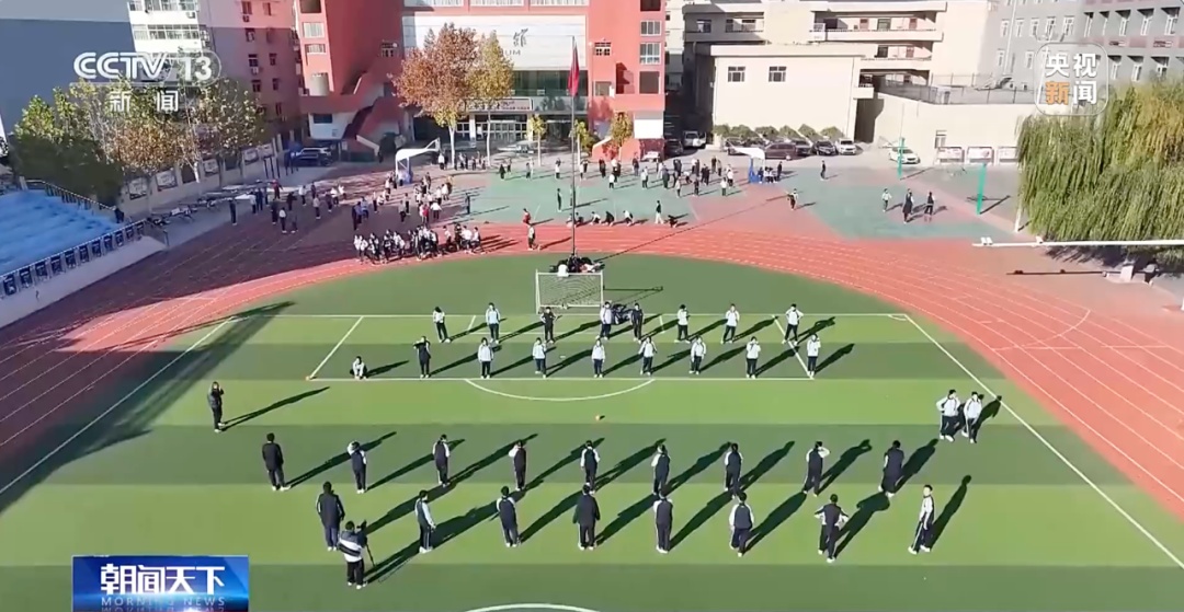 “一部手机就能解放父母”？“AI带娃”靠谱吗？