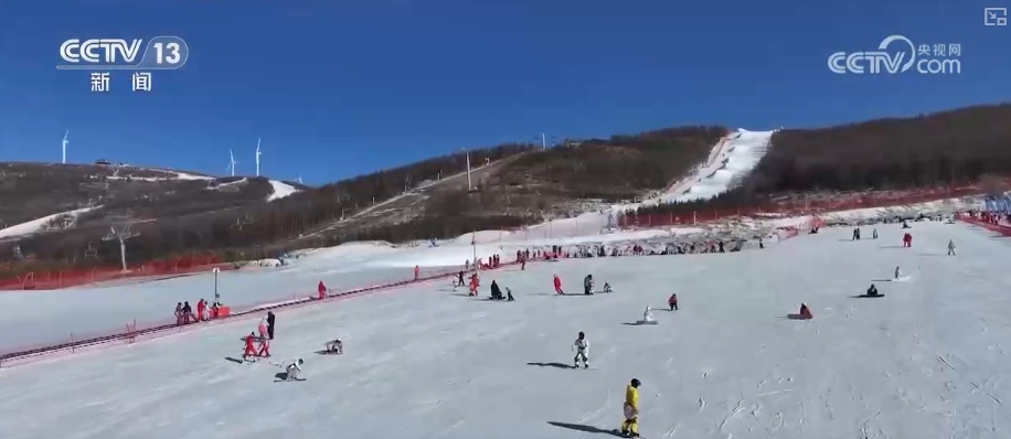 冰雪新风尚涌现新亮点、新趋势 “创新+服务”助推“冷”资源乘势而上热力四射