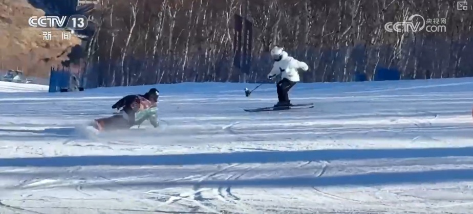 冰雪新风尚涌现新亮点、新趋势 “创新+服务”助推“冷”资源乘势而上热力四射