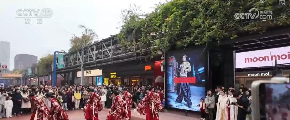 更“新”观察·精致育儿、便利生活、智慧务农、绿色低碳……消费市场活力涌动