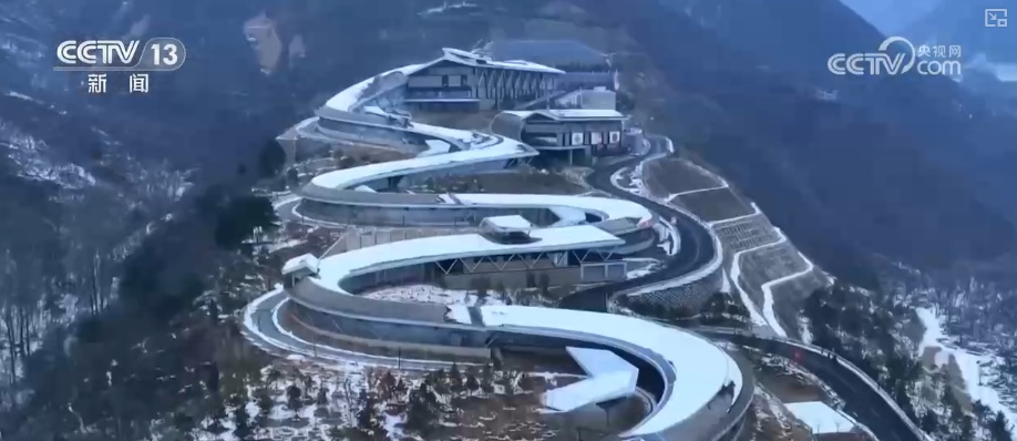 冰雪新风尚涌现新亮点、新趋势 “创新+服务”助推“冷”资源乘势而上热力四射