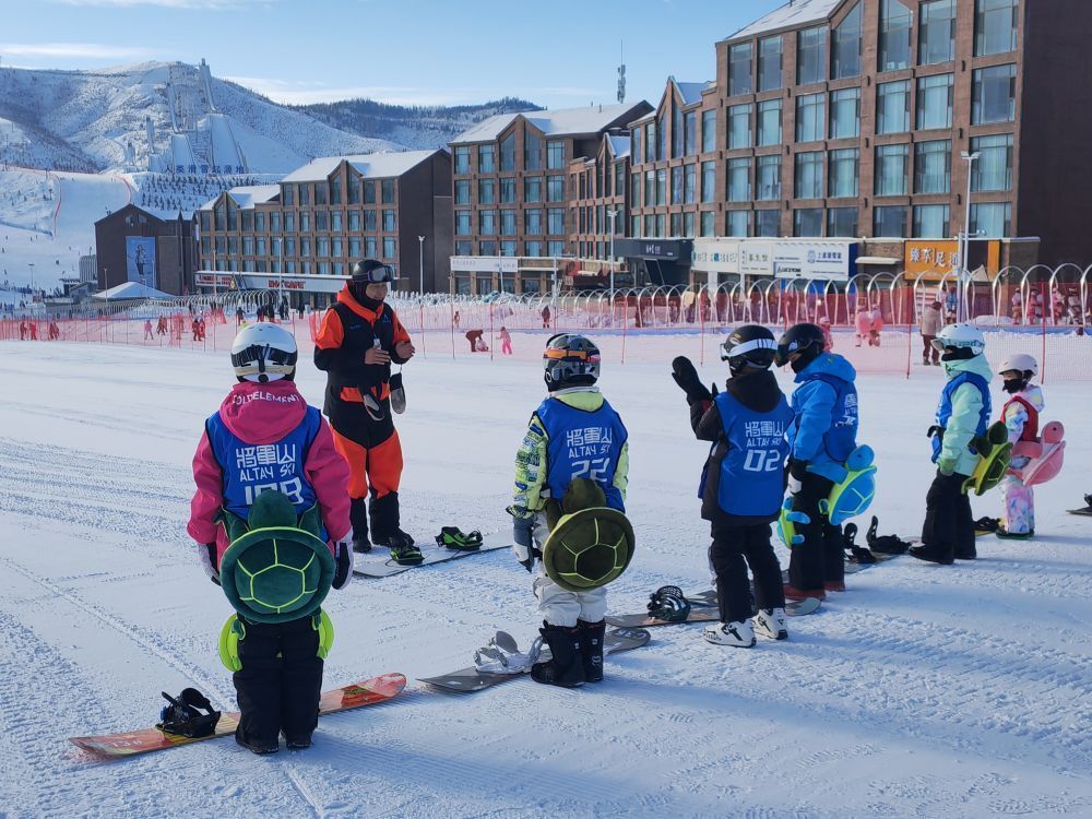 阿勒泰“雪假”首秀：孩子们的冬天被重新定义