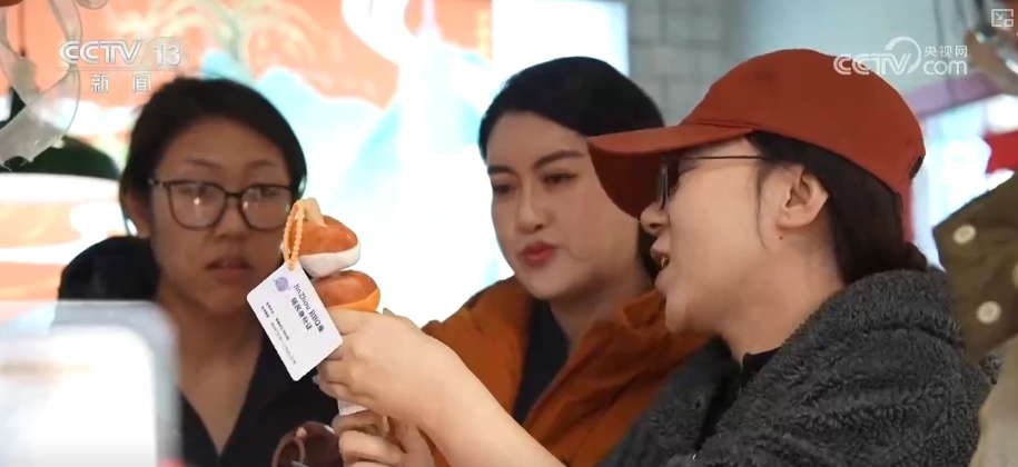 “早市+夜市+景点”延长“链式体验” “早晚互动”为城市经济注入新鲜活力 “早市+夜市+景点”延长“链式体验” “早晚互动”为城市经济注入新鲜活力