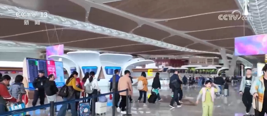 旅客与游客齐聚、民航与文旅融合 粤港澳大湾区机场群建设发展呈现新活力