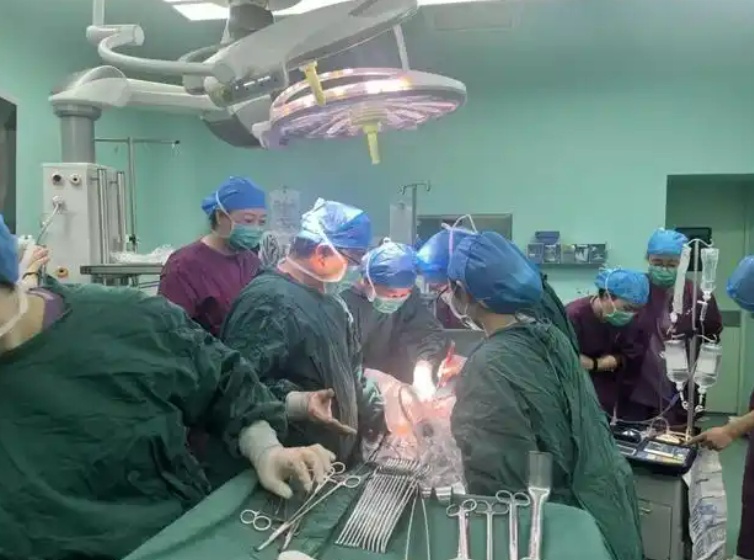 极其罕见！女子怀孕后检查发现，子宫内不见胎儿？