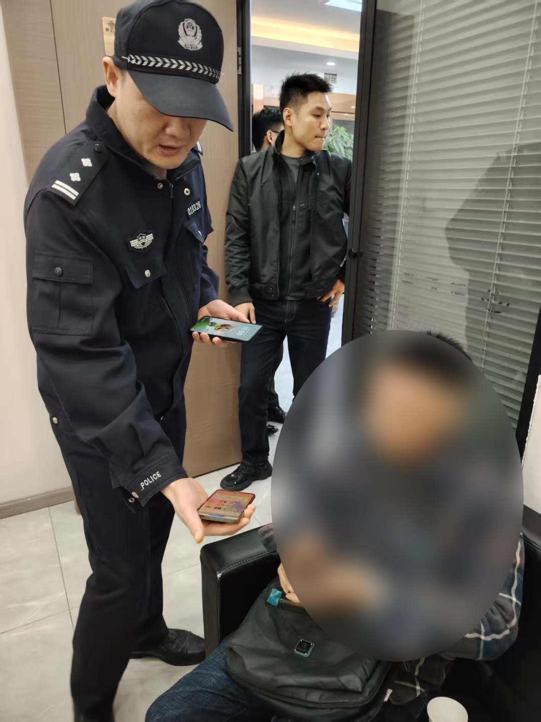 长沙周先生要取现20万,银行紧急报警! 长沙周先生要取现20万,银行紧急报警!