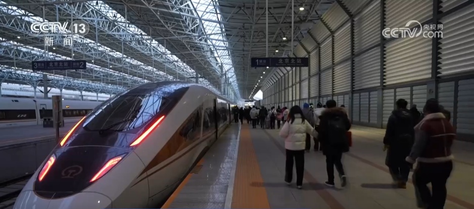 冰雪专属暖心服务上线！京张高铁列车试点“雪具便利行”服务