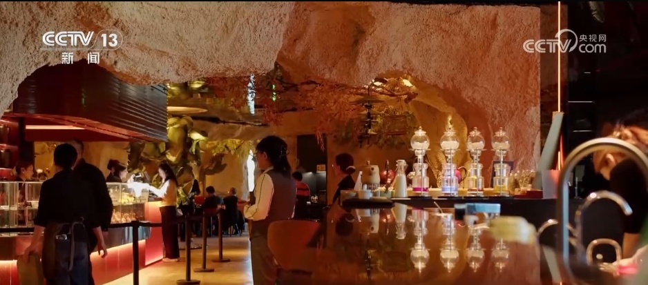 早茶店变身网红打卡点 “美食+”新体验打开文旅消费新路径