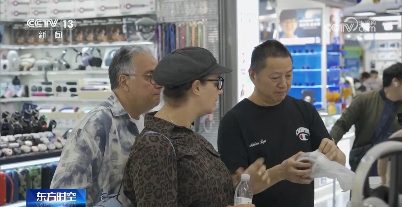 会聊天、能学习、有记忆……AI玩具“玩”出新赛道