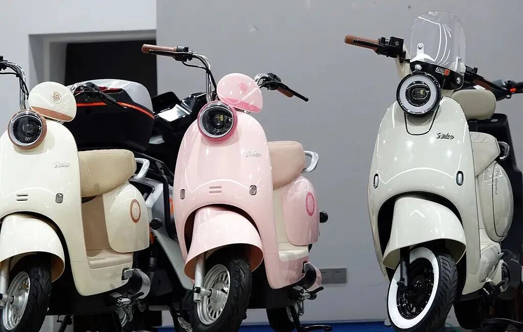 新国标电动车还能带孩子吗？专家详解→