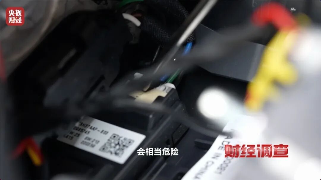 央视曝光所谓“智驾神器”:闯红灯、撞栅栏、毁气囊,存致命风险! 央视曝光所谓“智驾神器”:闯红灯、撞栅栏、毁气囊,存致命风险!