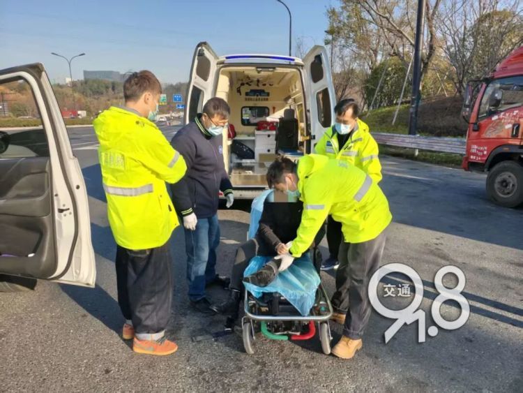 没碰到也全责？杭州高速现无接触事故，判罚亮了！