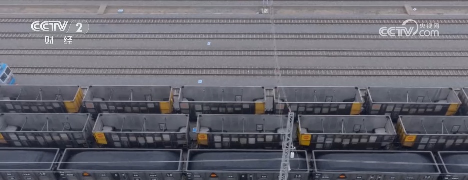 3.5万吨级列车“组队跑”，首次！我国重载铁路运输技术迎来新突破