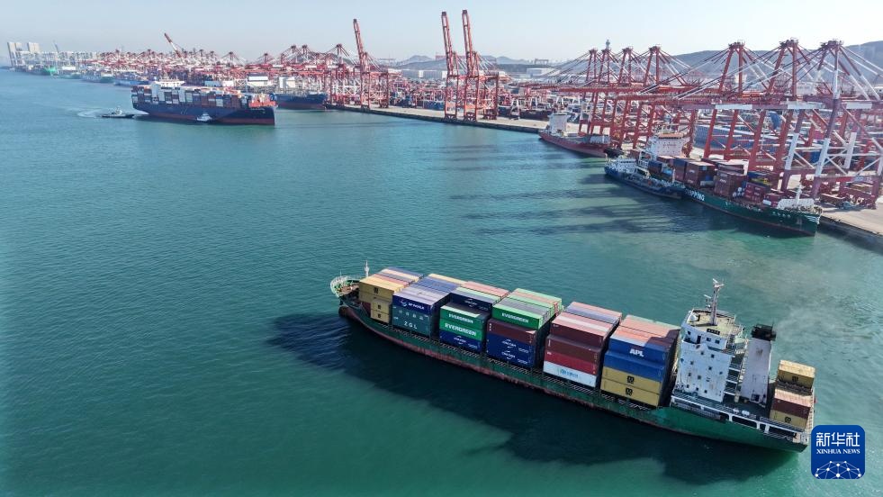 山东港口青岛港:年货物吞吐量再破7亿吨 山东港口青岛港:年货物吞吐量再破7亿吨