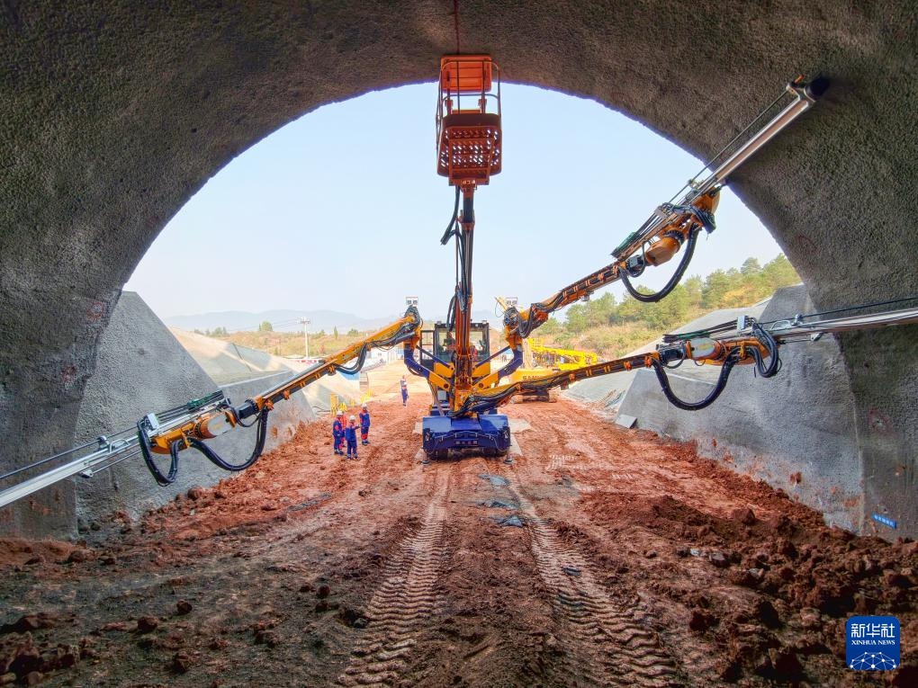 长赣高铁江西段主体工程开工