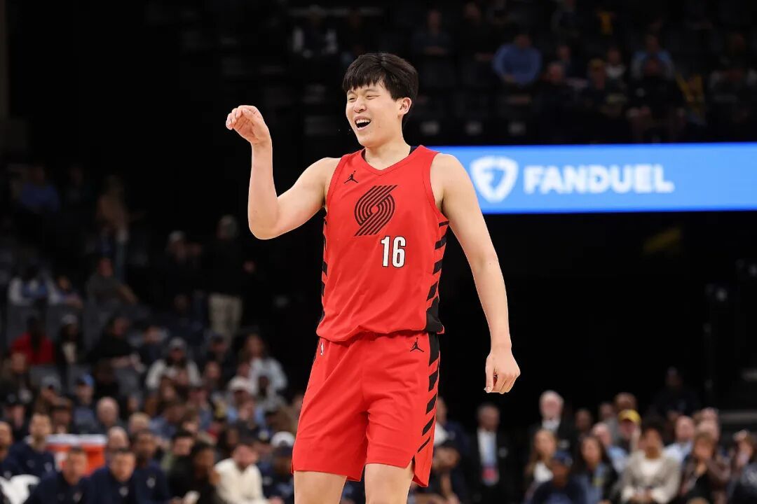 杨瀚森NBA生涯首次首发