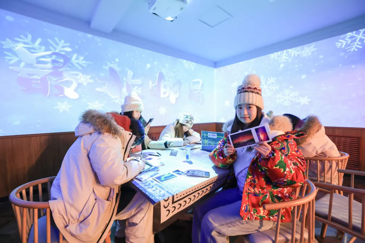 坐“雪国列车”，去看绚烂极光！