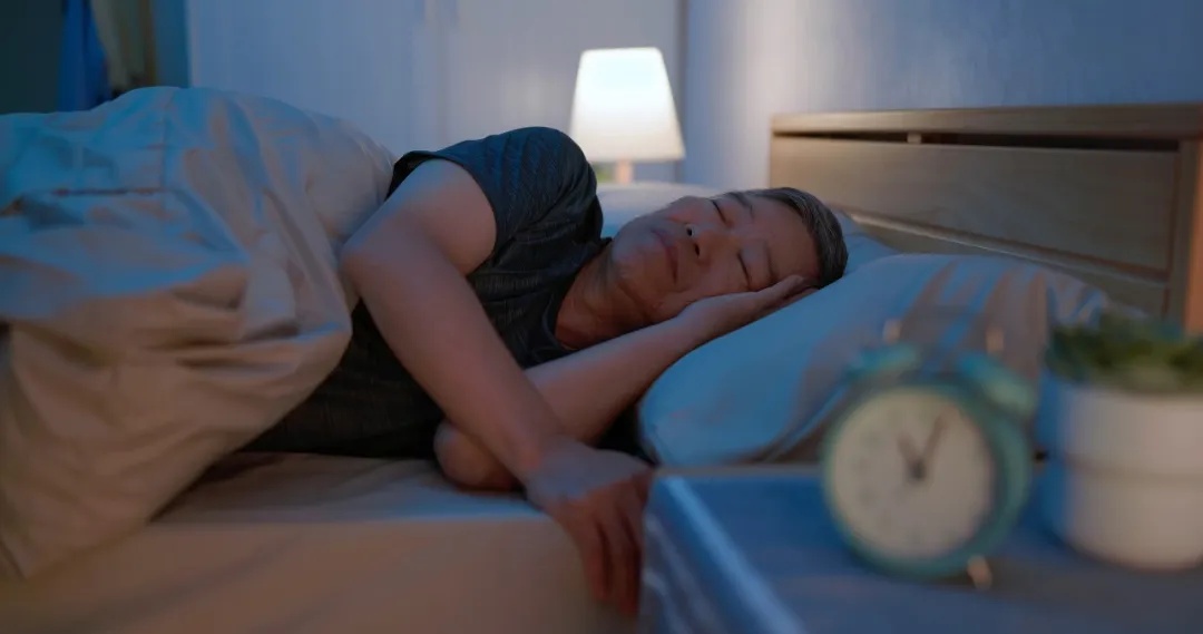 母亲离世10天,男子经历“鬼压床”,和母亲患上同种病?医生:相信科学 母亲离世10天,男子经历“鬼压床”,和母亲患上同种病?医生:相信科学