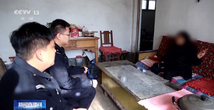 老人好心借手机转身电话卡被盗 警惕“借手机”新骗局