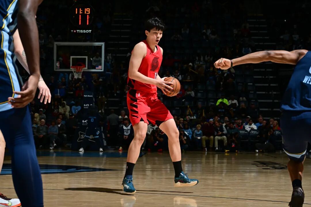 杨瀚森NBA生涯首次首发