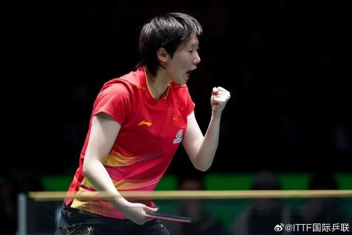 王曼昱带伤参赛力克张本美和，回应伤病：每个人都面临困难，会用责任感和使命感克服