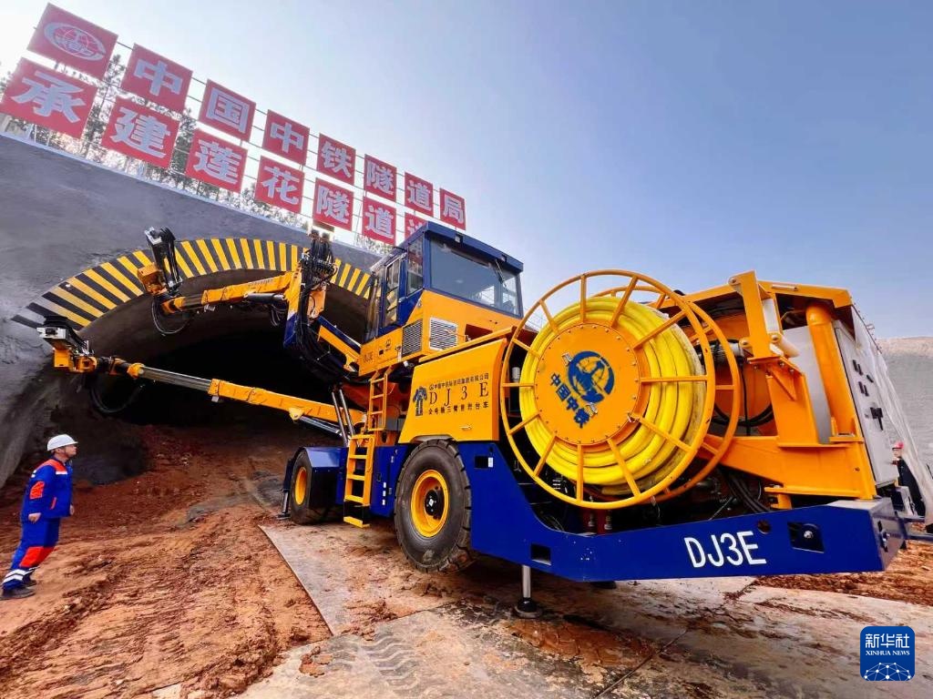 长赣高铁江西段主体工程开工