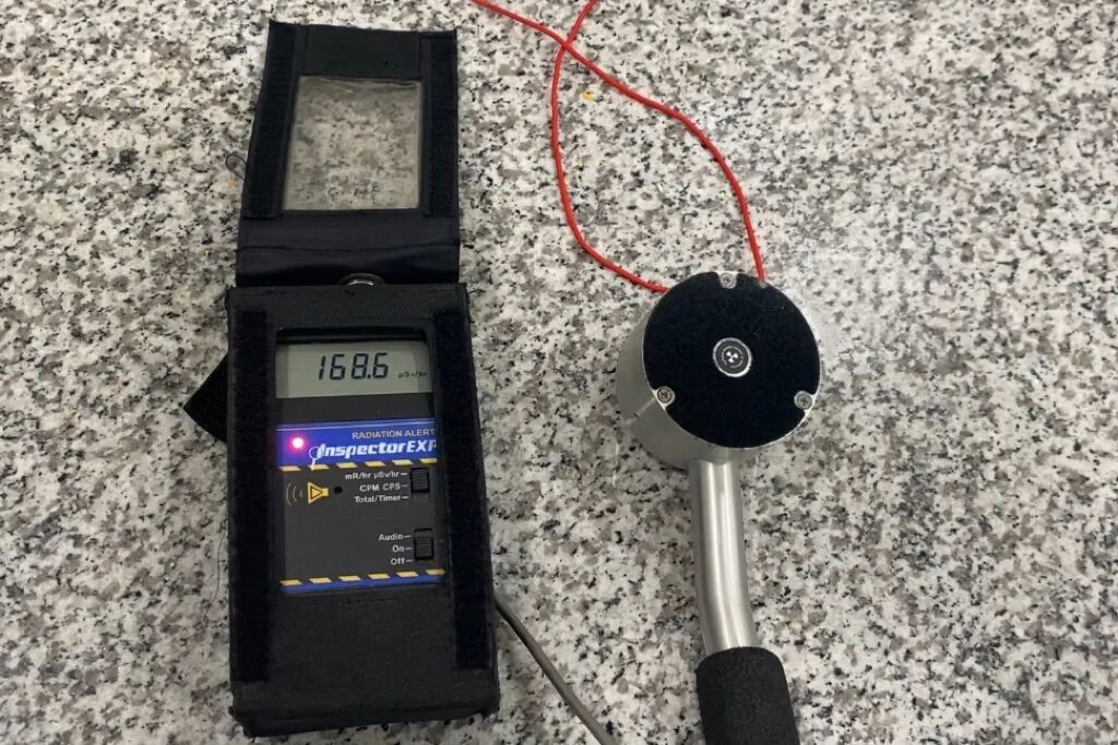 这种挂件有核辐射，有的超标1686倍，紧急提醒