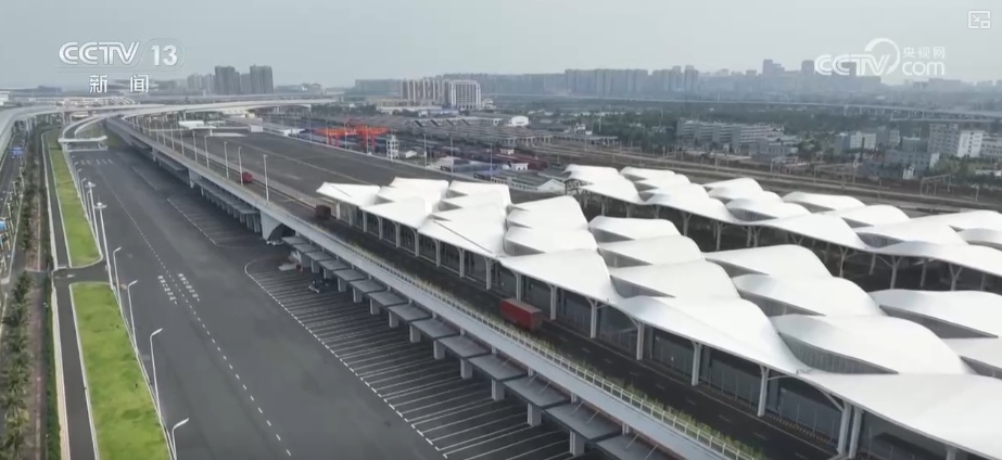 封关倒计时!“港口+查验场”协同运作现代化物流助力海南自贸港货物高效离岛 封关倒计时!“港口+查验场”协同运作现代化物流助力海南自贸港货物高效离岛