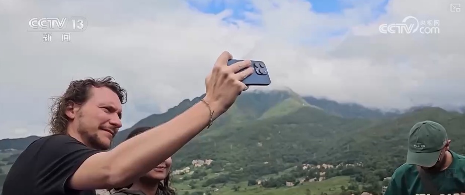 来华“淘好物”火爆出圈 外国游客“购物车”凸显“中国制造”全球竞争力