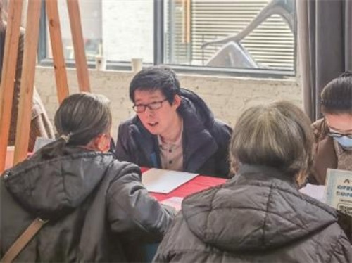 两份遗嘱姐妹各持一份，辨析遗嘱效力最终顺利继承