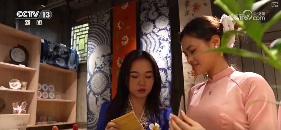 来华“淘好物”火爆出圈 外国游客“购物车”凸显“中国制造”全球竞争力