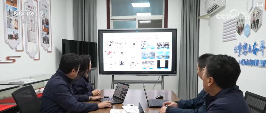 无人机群飞行规划员:新职业汇集“跨界人才” 勾勒低空经济“人才地图” 无人机群飞行规划员:新职业汇集“跨界人才” 勾勒低空经济“人才地图”