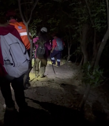 新手不建议！两女子轻信攻略被困5小时