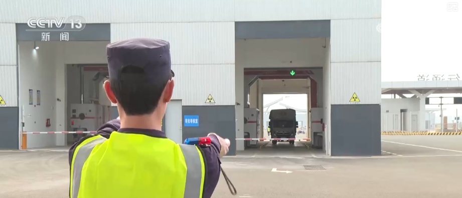 封关倒计时!“港口+查验场”协同运作现代化物流助力海南自贸港货物高效离岛 封关倒计时!“港口+查验场”协同运作现代化物流助力海南自贸港货物高效离岛