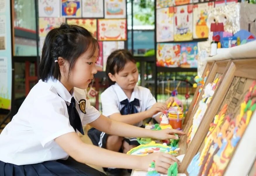 越来越多广州家长发现:周一不再要求这个“仪式感”了?有校长坦然:有必要,但不强制 越来越多广州家长发现:周一不再要求这个“仪式感”了?有校长坦然:有必要,但不强制