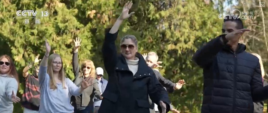 来华“淘好物”火爆出圈 外国游客“购物车”凸显“中国制造”全球竞争力