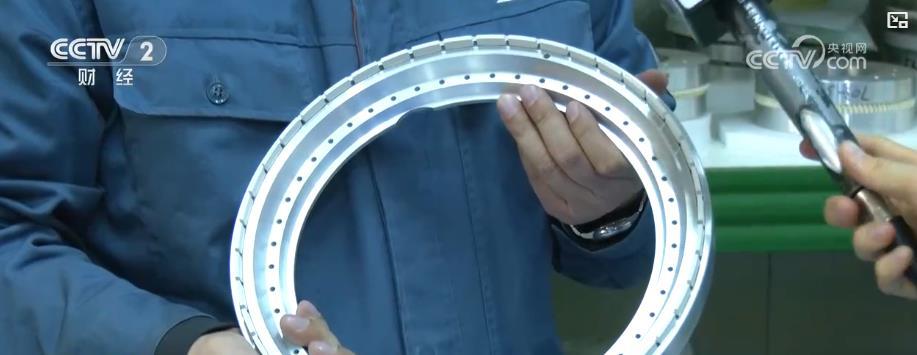 紧咬新兴产业需求 “工业牙齿”磨出超硬实力 紧咬新兴产业需求 “工业牙齿”磨出超硬实力