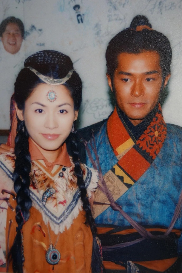 “穿越剧的开山鼻祖”原班人马回归！电影《寻秦记》定档，剧版评分高达8.6