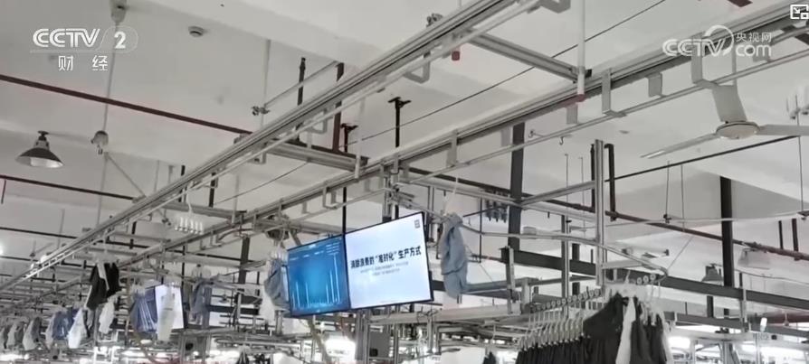 童装市场产销两旺：羽绒服、“年服”销售飙升 工厂订单已排到年底