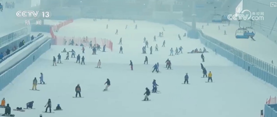 冰雪经济助推文旅地标“上新” 特色雪趣让游客留下来、住下来 带火多样消费